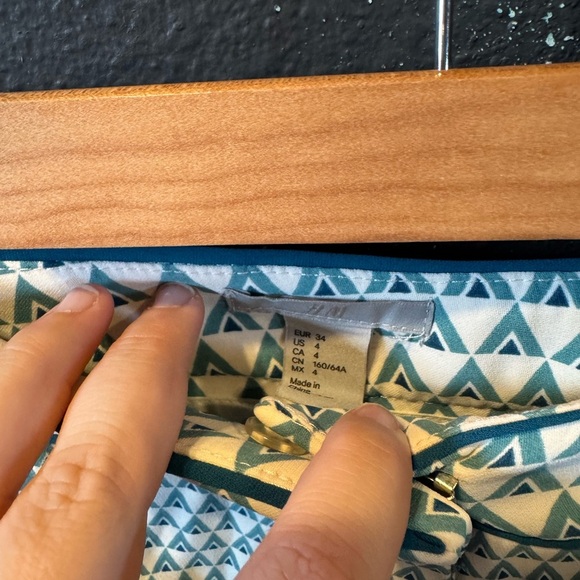 Women’s Blue and White Chino Dress Shorts with Geometric Pattern - Picture 3 of 5